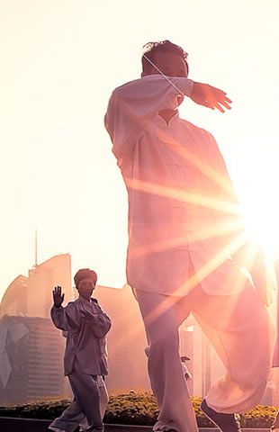 ��ҳ�м��Ҳ�ͼƬ